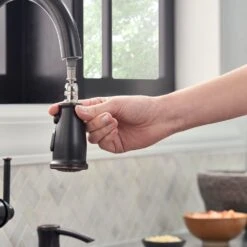 Marchand Single Handle Pull-Down Sprayer Kitchen Faucet In Legacy Bronze -Master Locks Shop 299d6d2dcfdd8d4e96295f9be0261caa 1800x1800