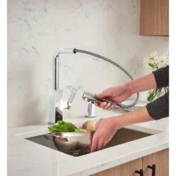 Tallinn Single-Handle Pull-Out Sprayer Kitchen Faucet With Soap Dispenser In StarLight Chrome -Master Locks Shop 4e944a33f689b2c05fd4b1d8ced33389 1800x1800