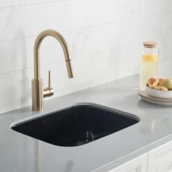 Oletto Single-Handle Pull-Down Sprayer Kitchen Faucet In Gold -Master Locks Shop e1636610845ce72e616c3f91d267b224 1800x1800